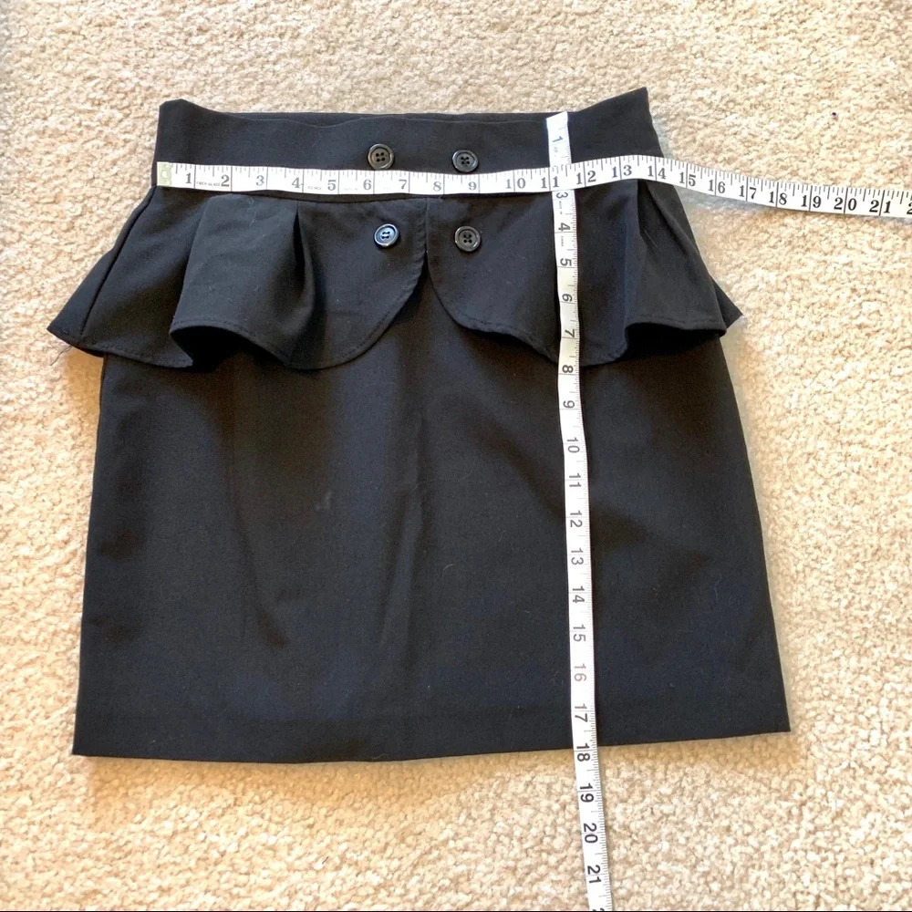 JW Petite Ruffled Hip Pencil Skirt—SZ. 6 Petite